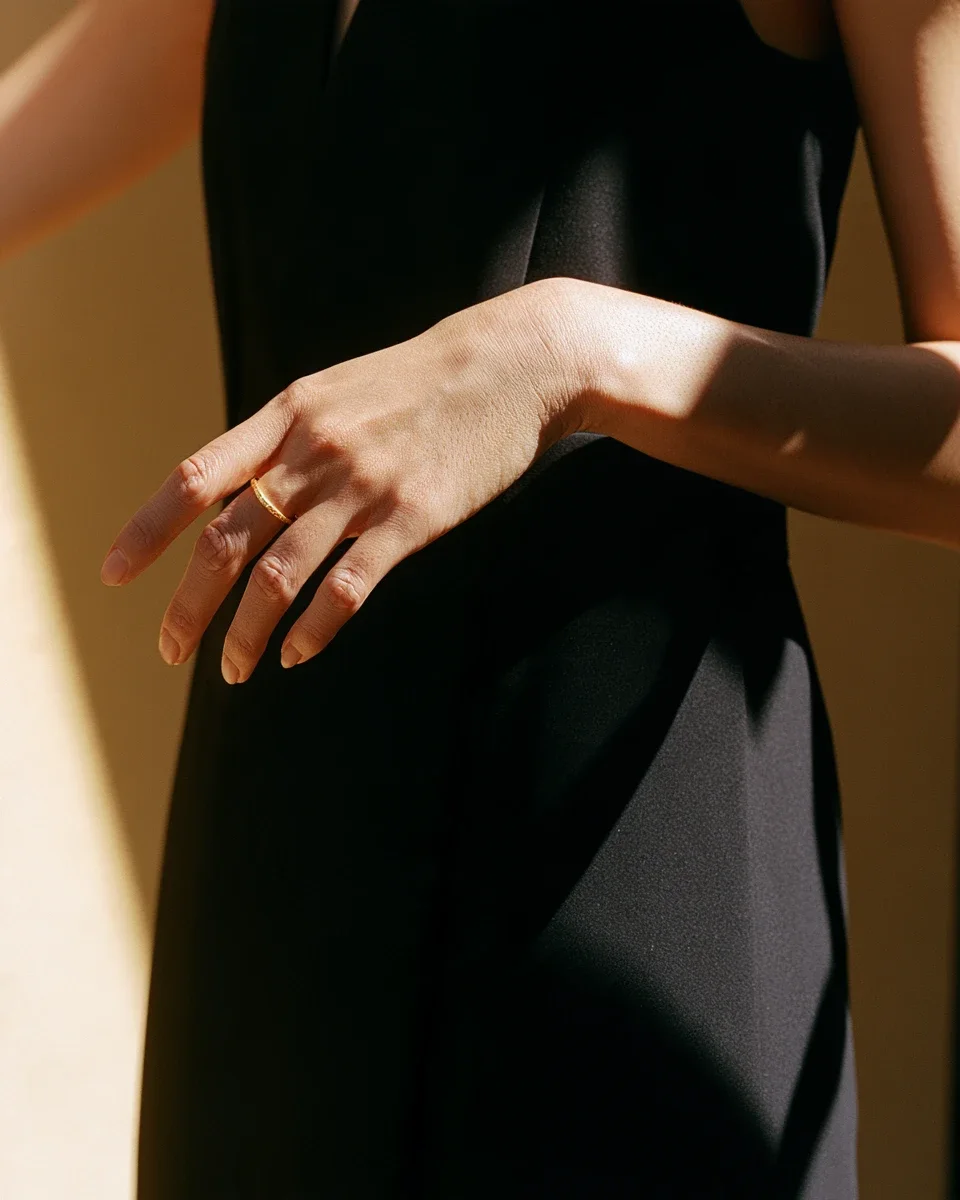슬림 해머드 반지 착용 사진 1